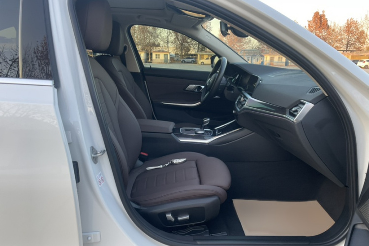 宝马3系 2021款 改款二 325Li M运动套装局部细节9005