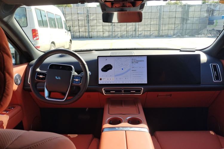 理想汽车 理想L9 2025款 Ultra 智能焕新版中控内饰12