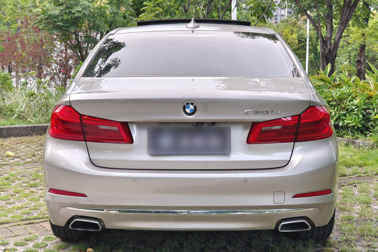 宝马5系 2018款 改款 530Li 领先型 豪华套装车身外观6005