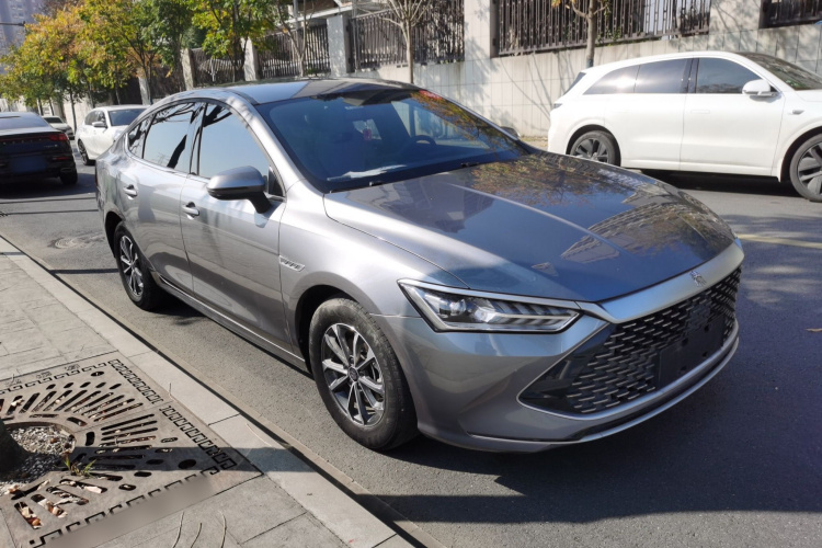 比亚迪 秦PLUS 2023款 冠军版 DM-i 55KM领先型车身外观6002