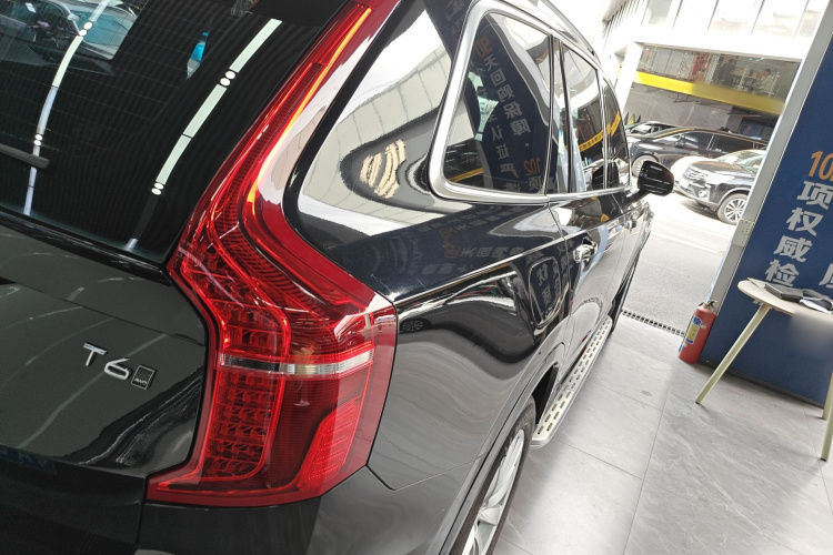 沃尔沃XC90 2017款 T6 智逸版 7座车身外观6006