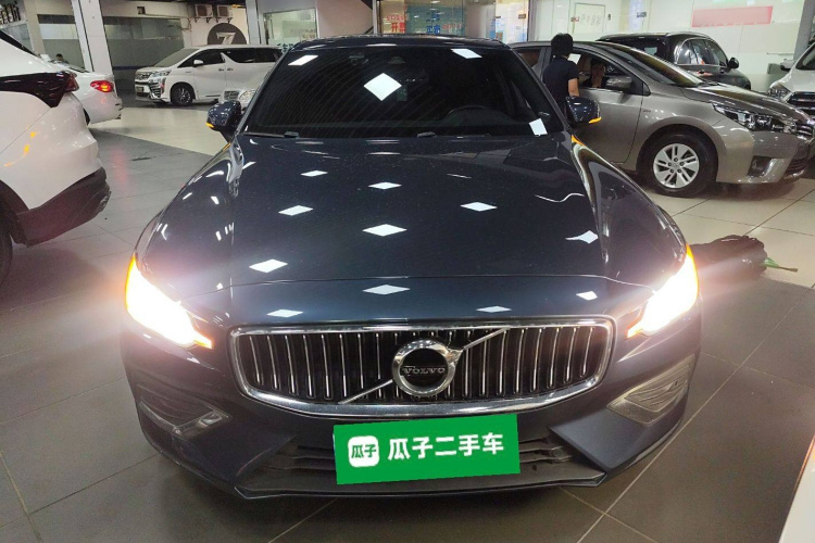 沃尔沃S60 2022款 B4 智逸豪华版车身外观6001