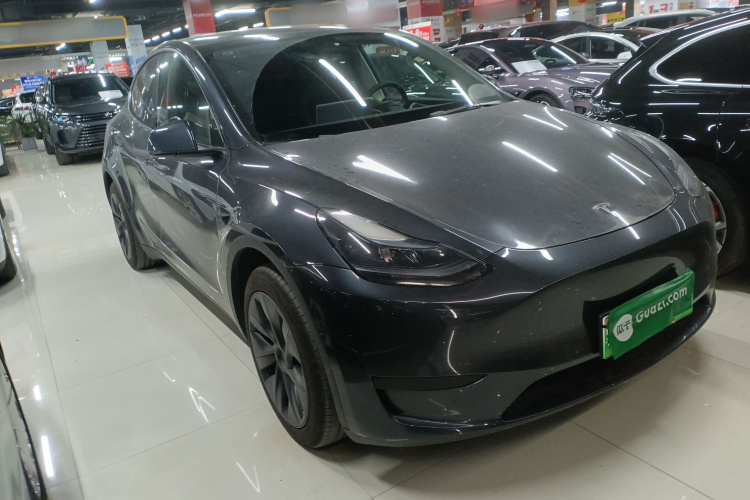 特斯拉 Model Y 2024款 后轮驱动版车身外观3