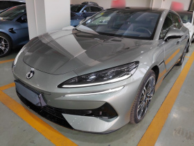 腾势Z9GT 2024款 1100四驱Ultra版