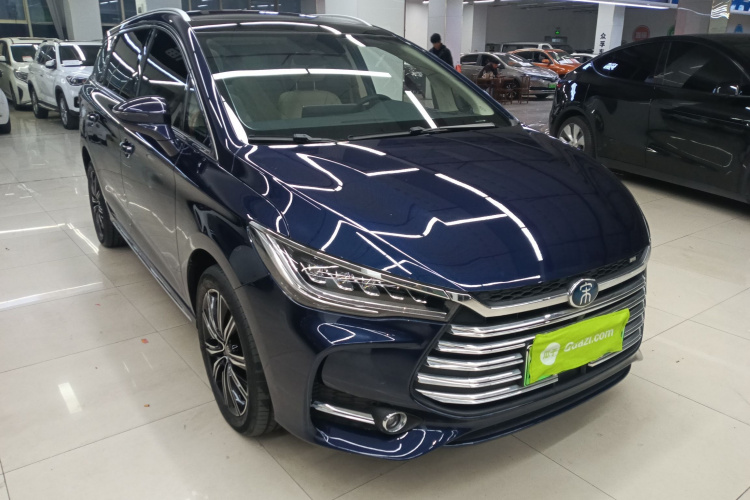 比亚迪 宋MAX新能源 2019款 DM 1.5T 智联致耀型 6座 国VI车身外观3