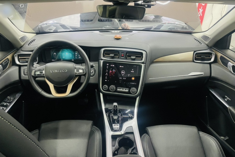 领克01 2017款 2.0T 两驱型Pro版中控内饰7004