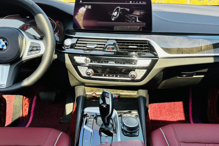 宝马5系 2021款 改款 525Li M运动套装中控内饰7006