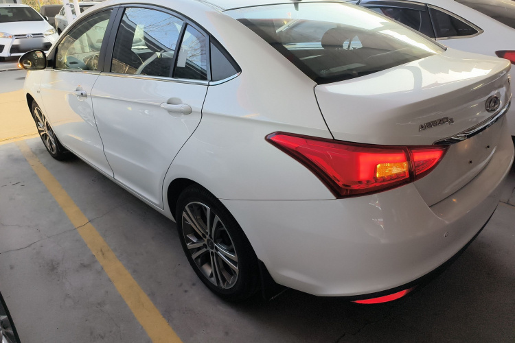 奇瑞 艾瑞泽5 2017款 SPORT 1.5T 手动豪华版车身外观6003