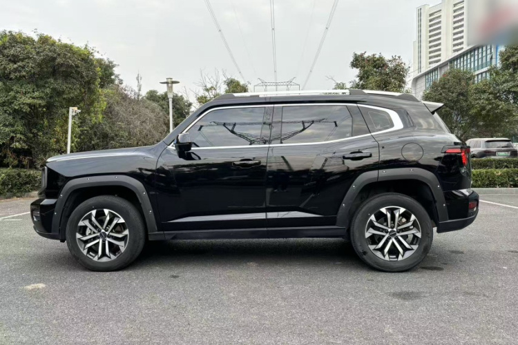 哈弗大狗 PLUS 2023款 2.0T 两驱潮野版Plus车身外观6008