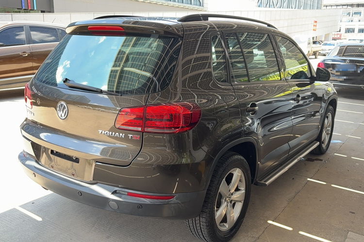 大众 途观 2013款 1.8TSI 自动两驱舒适版车身外观7