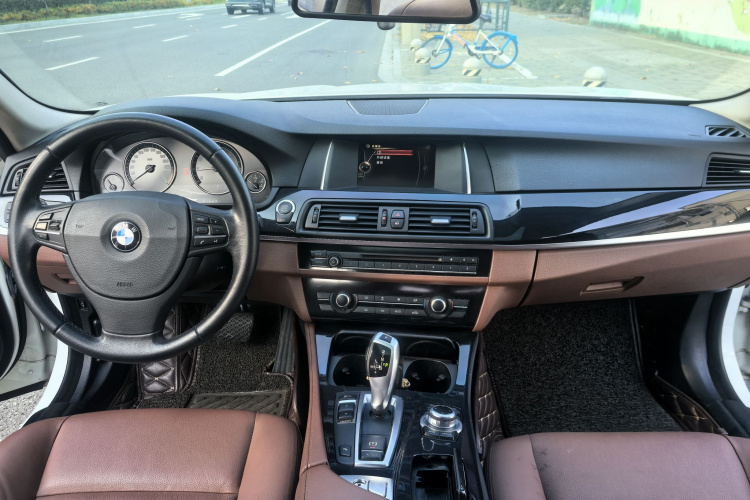 宝马5系(进口) 2015款 520i 典雅型中控内饰7005