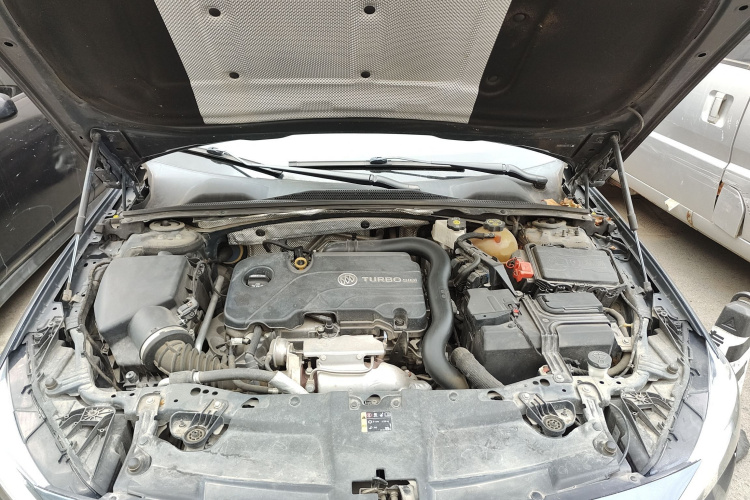 别克 君威 2020款 552T 豪华型机舱底盘24