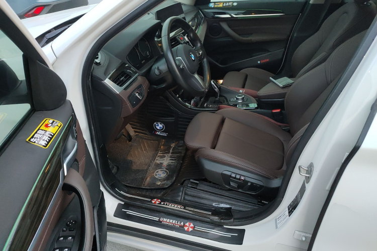 宝马X1 2020款 xDrive25Li 尊享型中控内饰20