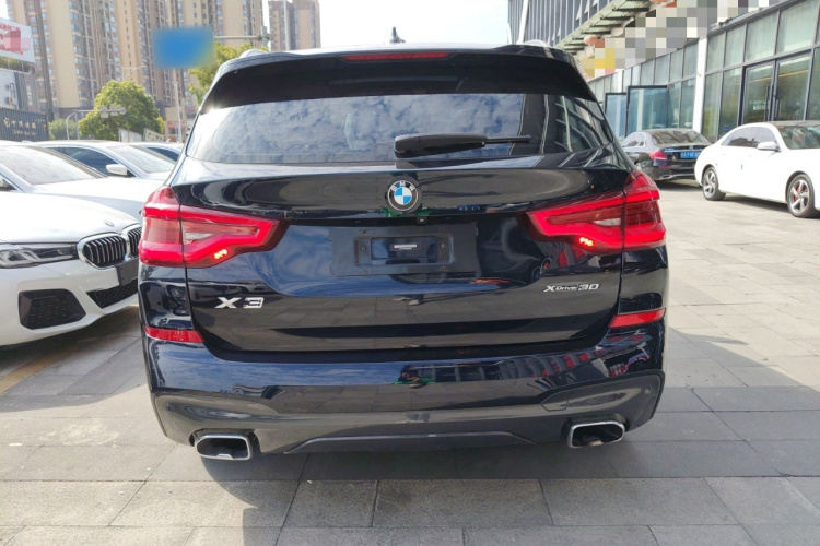 宝马X3 2021款 改款 xDrive30i 领先型 M运动套装车身外观6