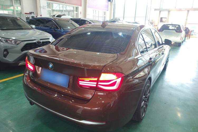 宝马3系 2016款 320Li 豪华设计套装车身外观7