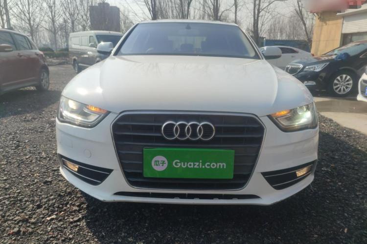 奥迪A4L 2015款 35 TFSI 自动标准型车身外观2