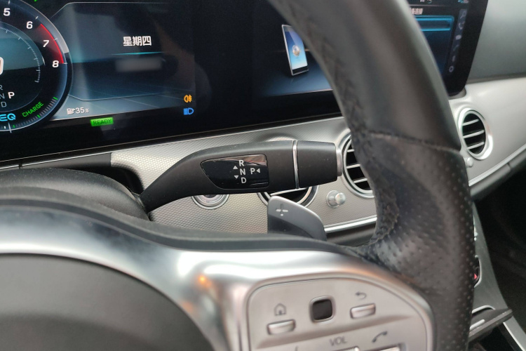 奔驰E级(进口) 2019款 E 260 运动版局部细节18