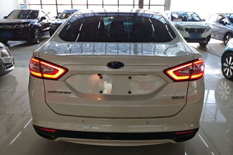 福特 蒙迪欧 2013款 2.0L GTDi200时尚型车身外观6