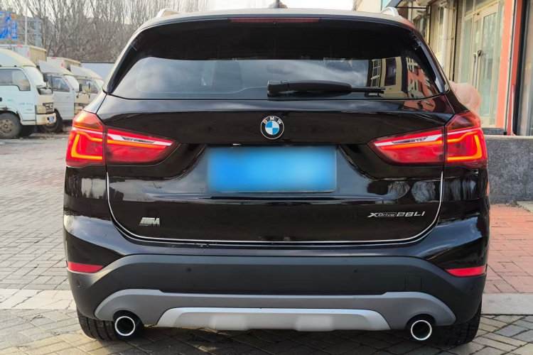 宝马X1 2018款 xDrive20Li 尊享型车身外观6008