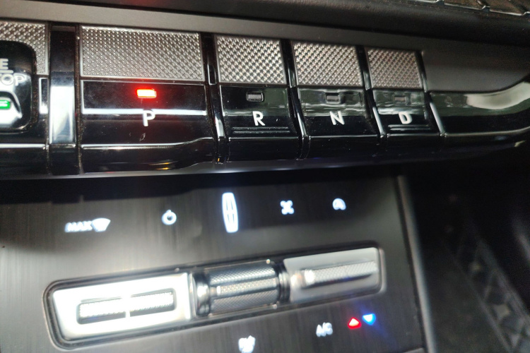 林肯 冒险家 2023款 2.0T 两驱尊享版局部细节18