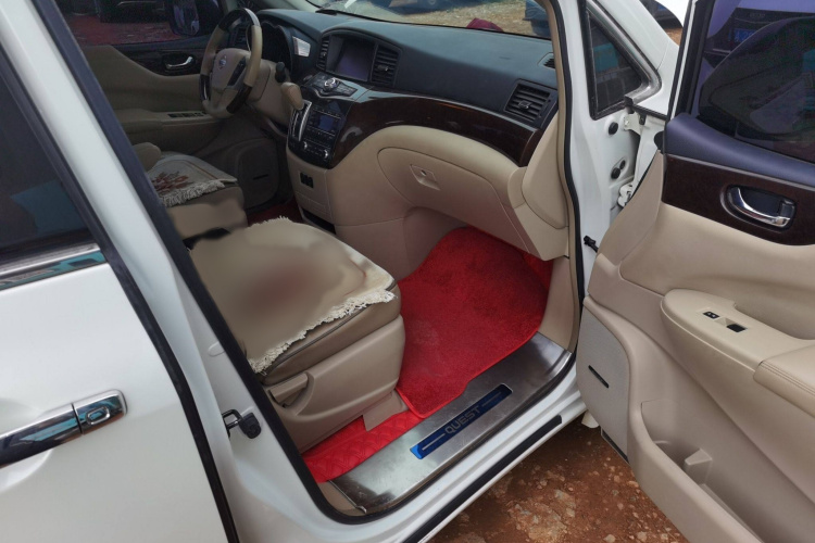 日产 贵士 2015款 3.5L SL局部细节9005