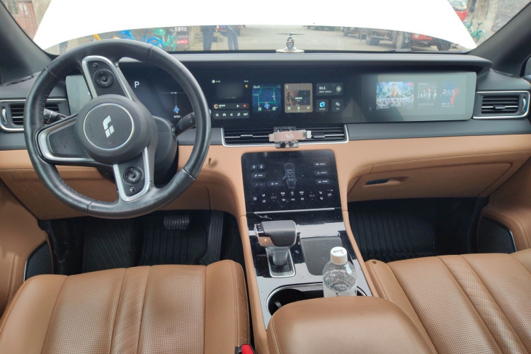 理想汽车 理想ONE 2020款 增程6座版中控内饰7002