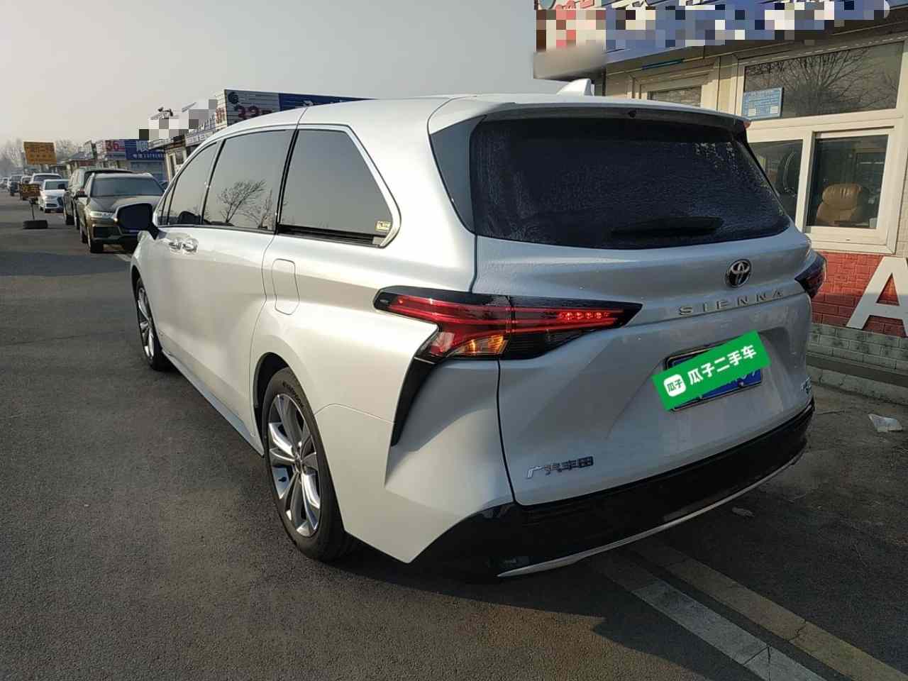 丰田 赛那SIENNA 2024款 2.5L混动 尊贵版(4)