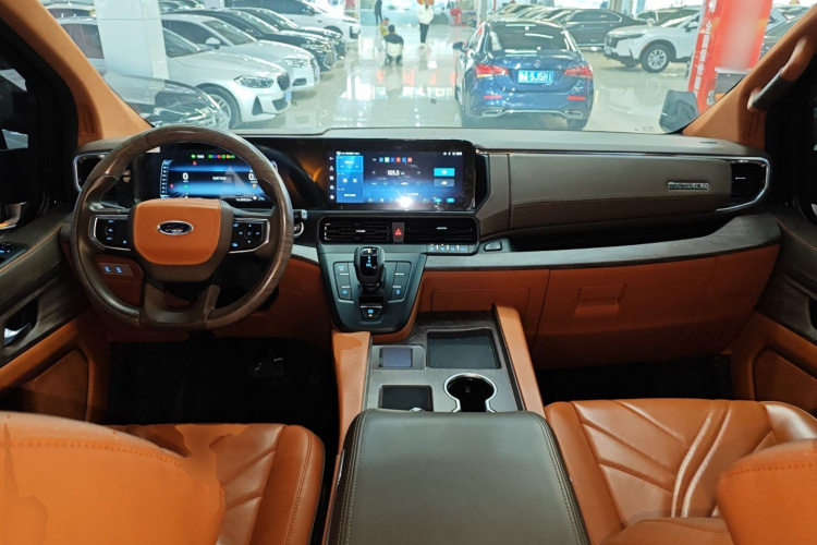 钧天黑武士Youth 2023款 2.0T 汽油标配版中控内饰7002