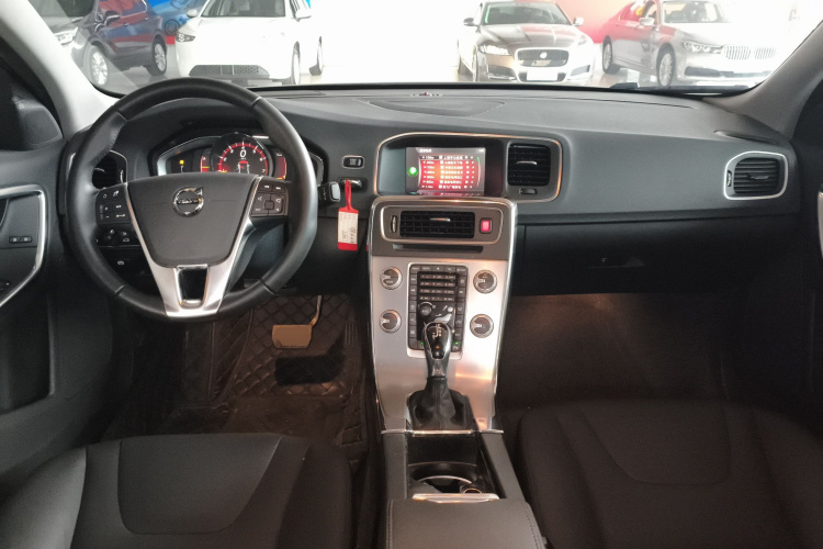 沃尔沃S60 2019款 S60L 改款 T5 智驭菁英版中控内饰12