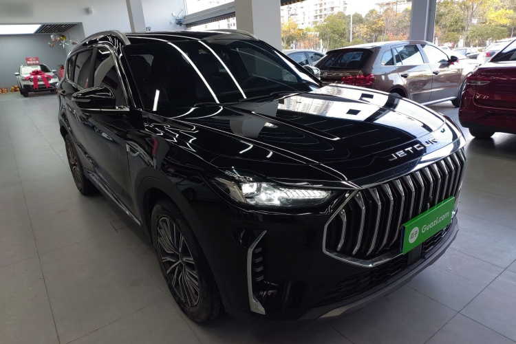 捷途X70 PLUS 2023款 1.5T DCT勇者PLUS 5座车身外观3