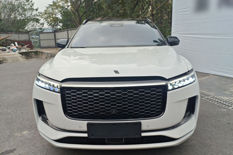 理想汽车 理想ONE 2021款 增程6座版车身外观2