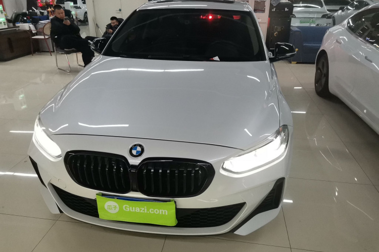 宝马1系 2021款 120i M运动曜夜版车身外观2