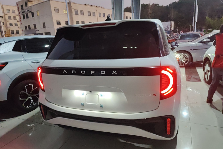 ARCFOX极狐 极狐考拉S 2024款 AIR车身外观6