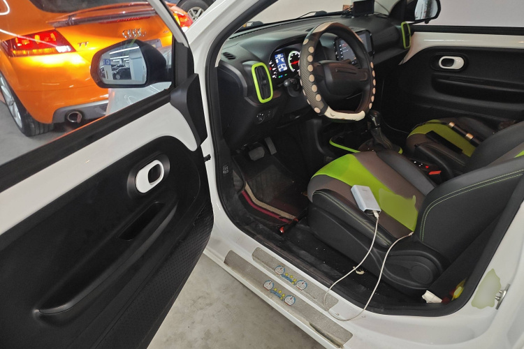 荣威 科莱威CLEVER 2021款 302km新四座超能版中控内饰7003