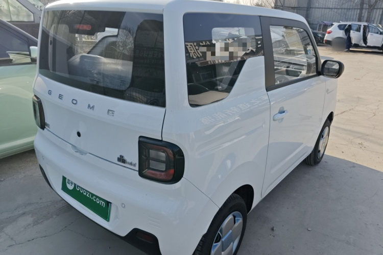 吉利银河 2024款 熊猫mini 200km 耐力熊车身外观7