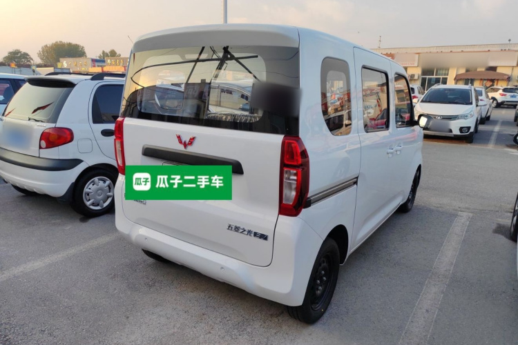 五菱汽车 五菱之光新能源 2025款 201km 标准型车身外观7
