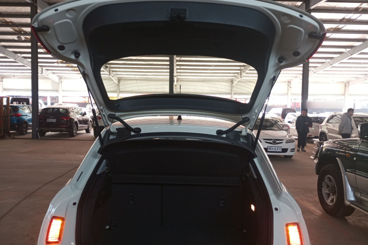 奥迪A1 2014款 30 TFSI Sportback时尚型机舱底盘23