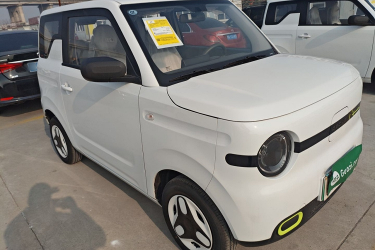 吉利银河 熊猫 2025款 210km 元气熊车身外观3