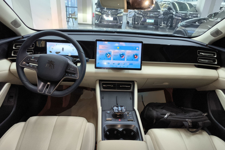 比亚迪 秦L 2024款 DM-i 120KM领先型中控内饰12