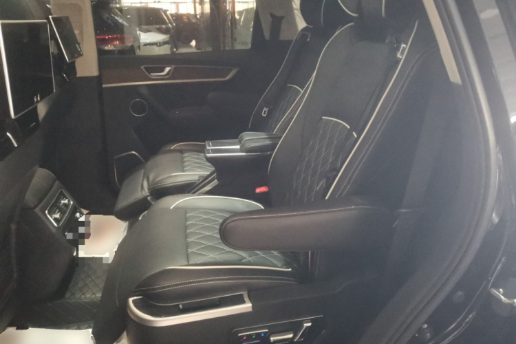 红旗HS7 2022款 3.0T 自动四驱智联旗畅版 七座中控内饰21