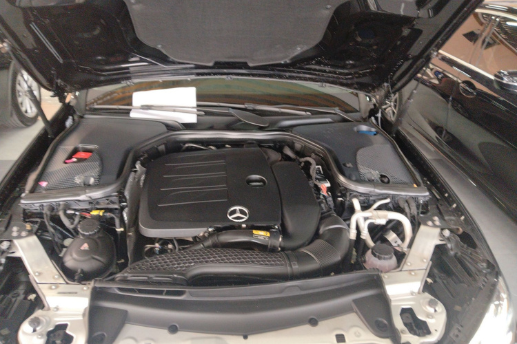 奔驰E级 2020款 E 260 L机舱底盘24