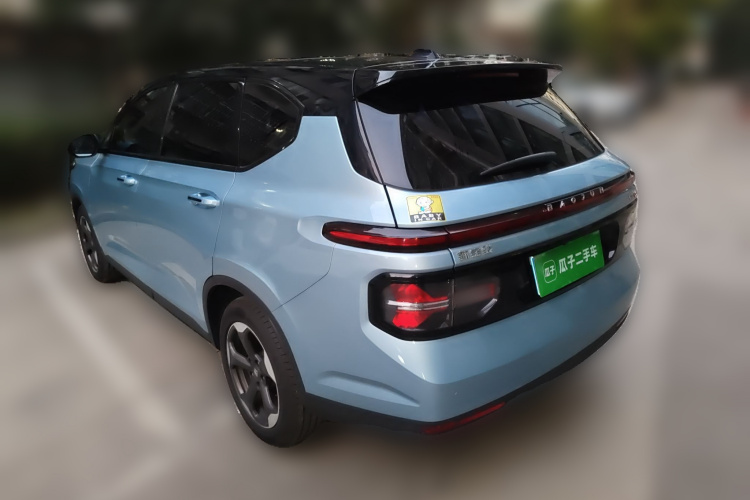 宝骏RM-5 2019款 1.5T CVT 24小时在线尊贵型 6座车身外观5