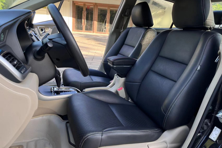 本田 凌派 2013款 1.8L 自动舒适版中控内饰7002