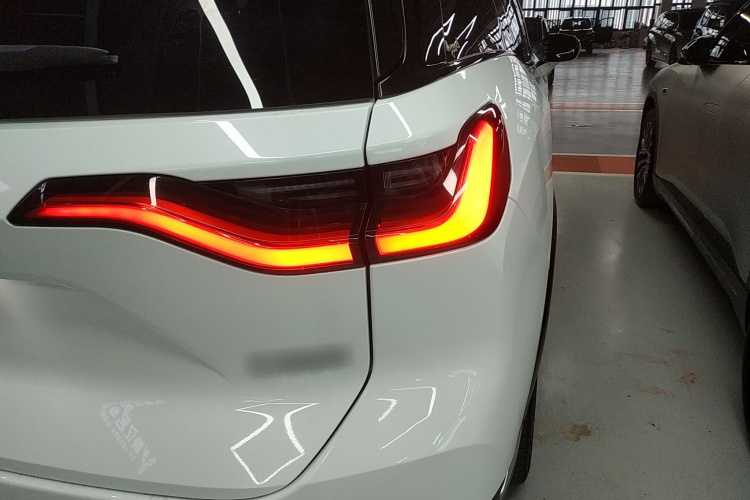 蔚来ES8 2020款 580KM 签名版 六座版车身外观6006