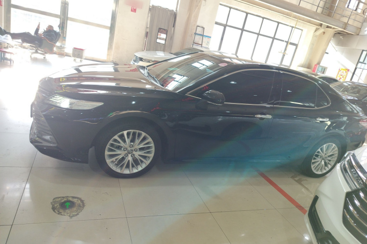 丰田 凯美瑞 2018款 2.5G 豪华版车身外观4