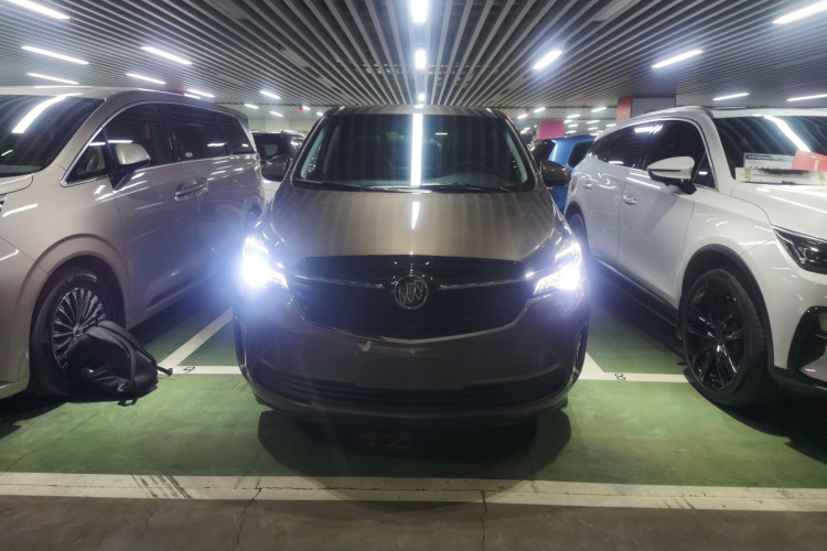 别克GL8 2021款 陆上公务舱 652T 豪华型车身外观2