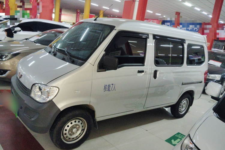 五菱汽车 五菱之光 2023款 1.5L 实用型 5/7座车身外观4