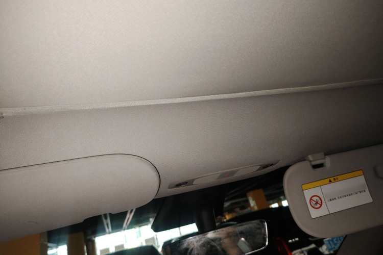 特斯拉 Model Y 2021款 标准续航后驱版局部细节22