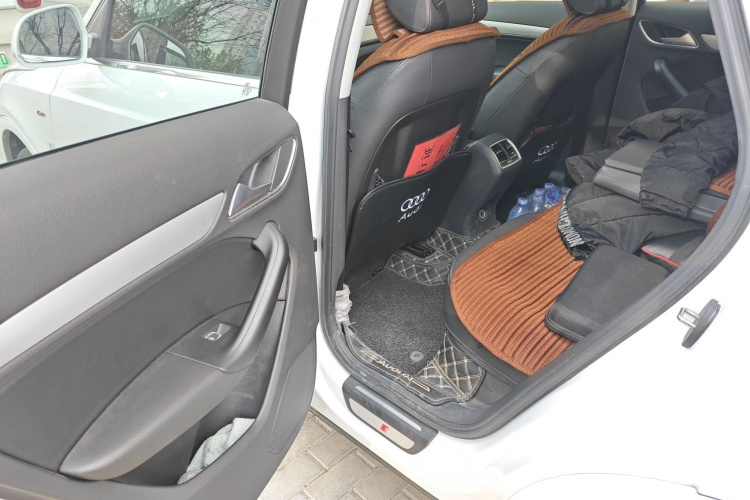 奥迪Q3 2018款 30 TFSI 时尚型典藏版中控内饰7004