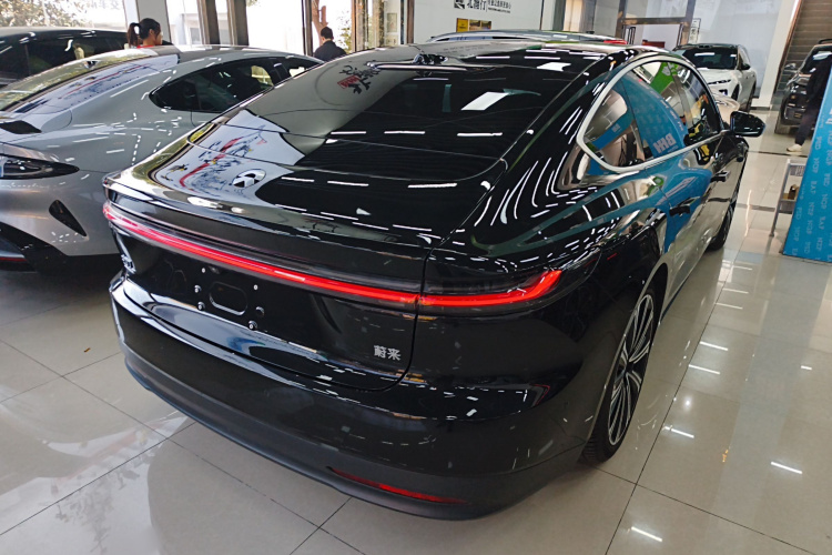 蔚来ET7 2024款 100kWh 行政签名版车身外观7